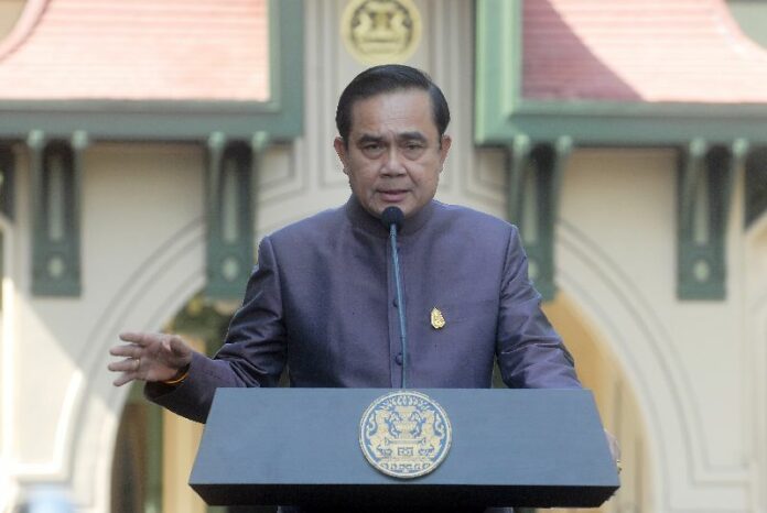Gen. Prayuth speaking at the Government House on 6 Jan 2015.<br />