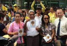 Thai Royalists Stage Protest at New Zealand Embassy