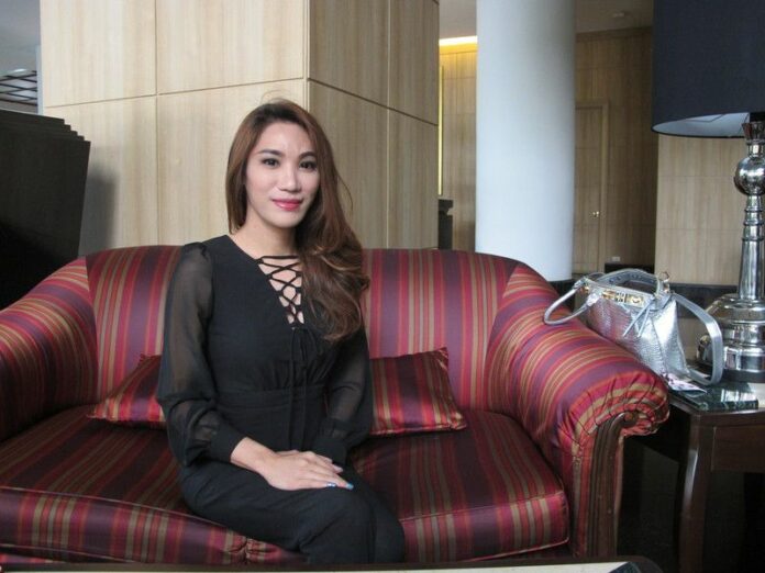 Thanyasa Tajinda is seen in Bangkok, Thailand, 4 December 2014. The 32-year-old plans to have male-to-female gender reassignment surgery next year. Photo: Bill Bredesen/dpa