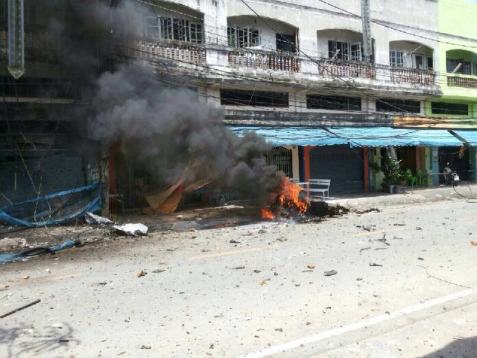 Wreckage from a car bomb in Narathiwat province, Feb 20, 2015.<br />