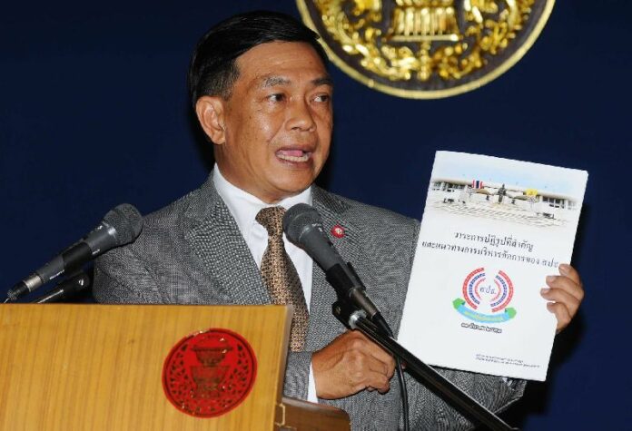 Alongkorn at a press conference about the progress of the government's road map, 10 March 2015.<br />