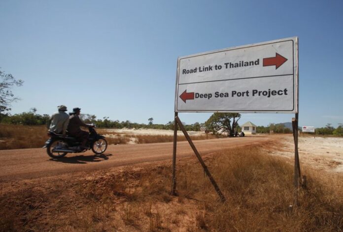 A file photo made available on 31 January 2012 shows the road instruction sign of the Dawei Deep Sea Project Plan in Dawei Township, Tanintharyi Division, Myanmar, 28 January 2012. A new deep sea port at the heart of a massive construction project on the Myanmar coast could revitalize trade in South-East Asia, but at a high cost. EPA/NYEIN CHAN NAING<br />