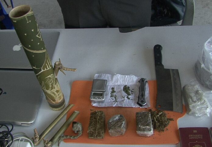 Police confiscated marijuana and a bong from two Russians in Koh Pha Ngan.