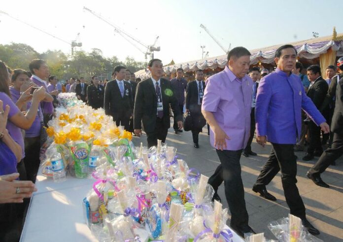 Thai junta chairman Gen. Prayuth attending a celebration for Princess Sirindhorn's 60th birthday at Sanam Luang in Bangkok, 2 April 2015.<br />