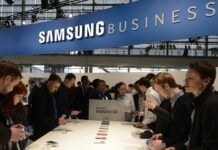 Samsung Profit Drops 30 Percent, Company Estimates