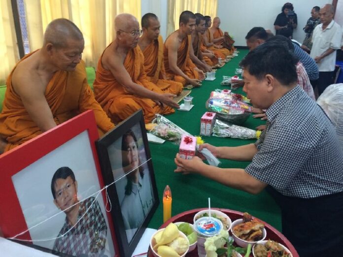 A merit-making ceremony in honor of Redshirt poet Kamol Duangphasuk, who was shot on 23 April 2014 in Bangkok.