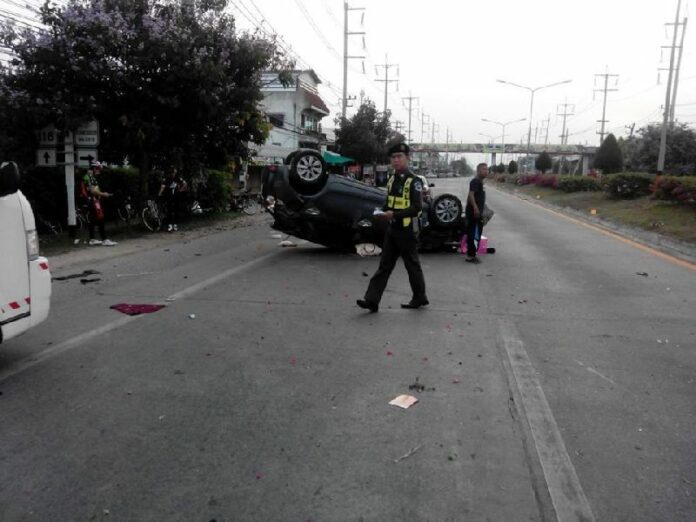 The scene of the crash in Chiang Mai province, 3 May 2015.