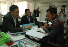 Bangkok Governor Files Libel Charge Over Satirical Newspaper Article