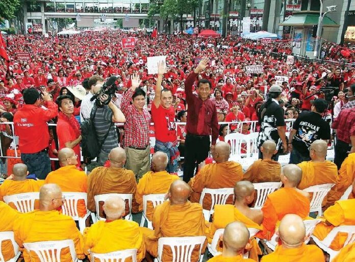 Redshirts rally at Ratchaprasong Intersection in Bangkok to commemorate the first anniversary of the 19 May crackdown, 19 May 2011.<br />
