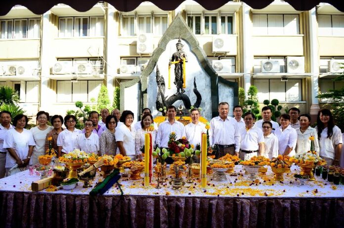A rain-summoning ceremony at the Ministry of Agriculture and Cooperatives in Bangkok on 2 June 2015.