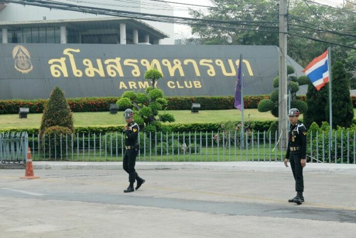 Soldiers at the Army club during state-sanctioned forum on national reforms, 23 April 2015.<br />