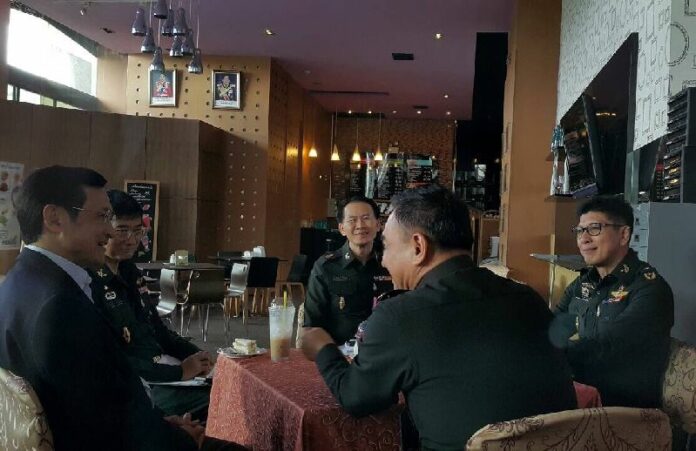 Former Pheu Thai Minister Chaturon Chaisaeng meeting with army officers at the Army Club, 18 June 2015.