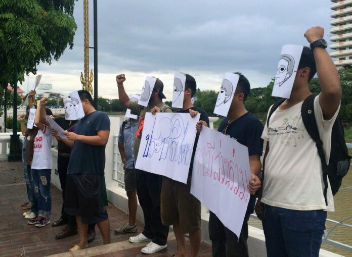 A brief pro-democracy rally outside of the US consulate in Chiang Mai on 29 June 2015.
