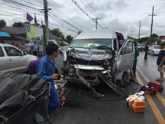 A tourist van after it crashed into a pick up truck in Chiang Rai on 8 July 2015.