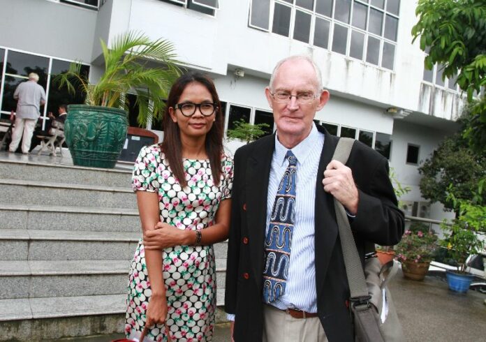 Phuketwan journalists Chutima Sidasathian and Alan Morrison at Phuket's provincial court on 14 July 2015.