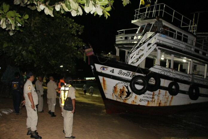 A boat captain surprised beach-goers by driving his ship onto a popular beach in Pattaya on 19 July 2015.
