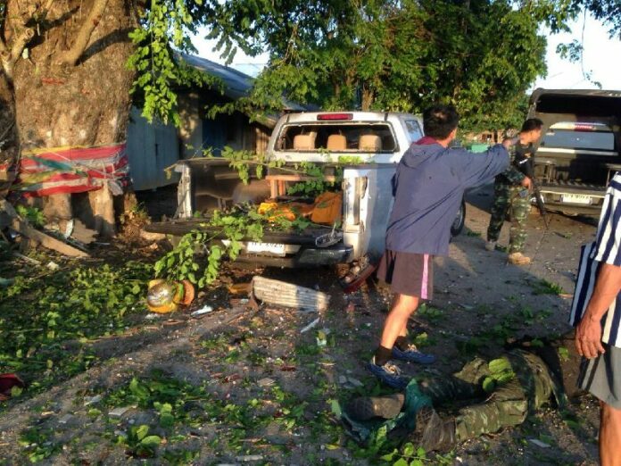 The scene where a roadside bomb killed one monk and one soldier in Pattani province on 25 July 2015.