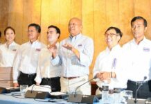 Govt Officials React to Suthep's Return to the Spotlight