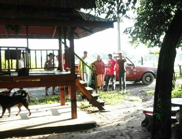 The couple's bodies were found hanging together from a tree this morning in front of a shrine in Surin province.