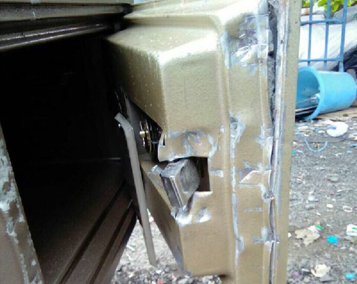 Police said hyper-recidivist burglar Chaturong Komolpanik pried open this safe in Buriram province to make off with jewelry and cash worth more than 1 million baht.