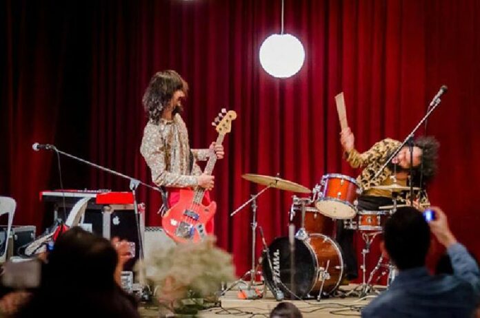 Wannarit 'Pok' Pongprayoon and Yuttana 'June' Kalambaheti perform as Stylish Nonsense at a February 2014 show. Photo: Courtesy Stylish Nonsense