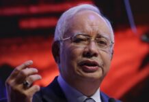 Malaysia Police Raid Ex-PM House as Part of Corruption Probe
