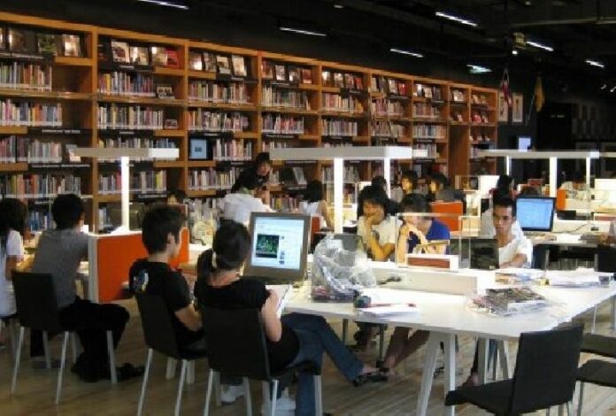 TCDC's library located in the Emporium shopping mall in Bangkok in a 2009 photo. Photo: TCDC / Facebook