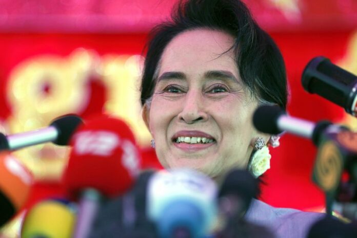 Myanmar's National League for Democracy party leader Aung San Suu Kyi at a Nov. 5 news conference in Yangon, Myanmar. Photo: EPA / Rungroj Yongrit<br />