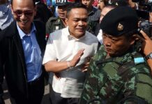 Redshirt Leaders Detained En Route to Rajabhakti Park