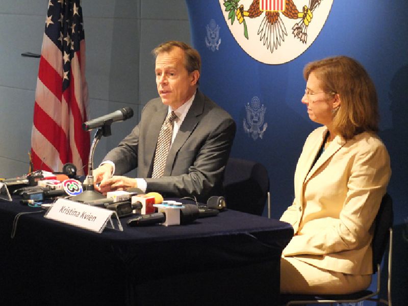 U.S. Ambassador Glyn Davies speaks to the media on Nov. 30, 2015, about Thailand's possible inclusion in the Trans-Pacific Partnership.