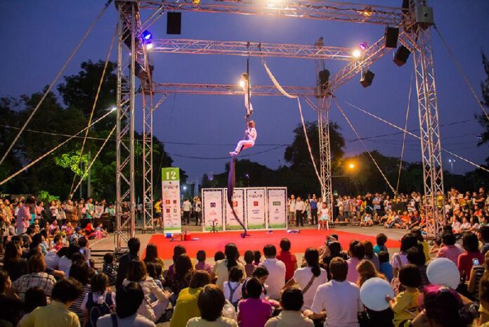 Performers at the 2014 Bangkok Street Show in Lumpini Park.