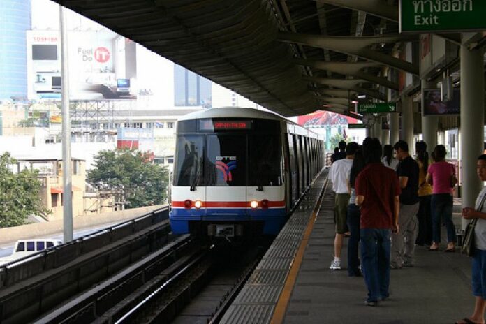 The platform of BTS Saphan Taksin in 2004 photo. Photo: Tom Page / Flickr
