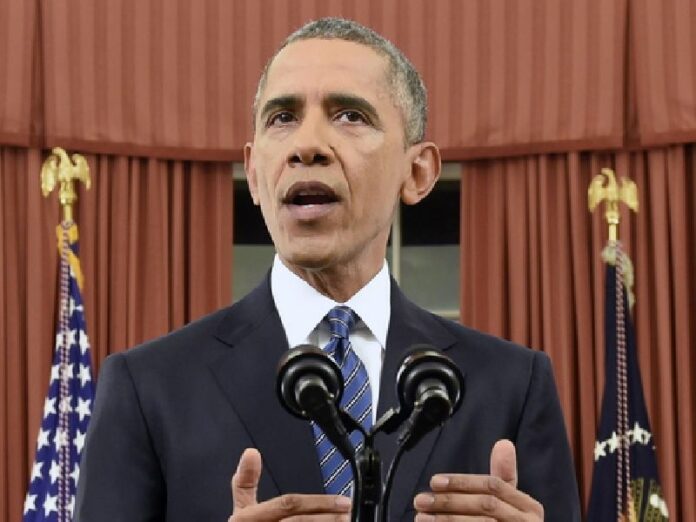 U.S. President Barack Obama speaks during an address to the nation from the Oval Office of the White House in Washington, DC, December 6, 2015. <br />Photo: EPA/SAUL LOEB/POOL