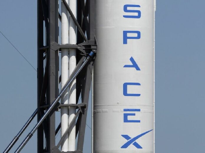 SpaceX Falcon 9 rocket at the Cape Canaveral Air Force Station launch complex in Florida, USA on 21 May 2012. Photo: Erik S. Lesser/EPA