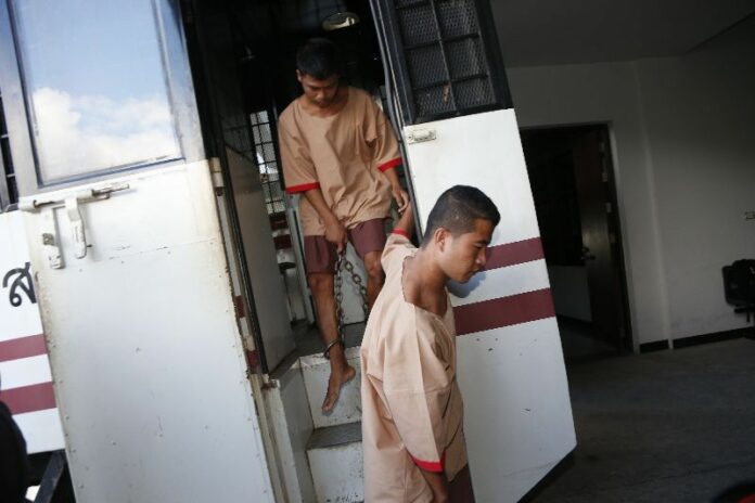 Zaw Lin and Wai Phyo at Samui courthouse Dec. 24.