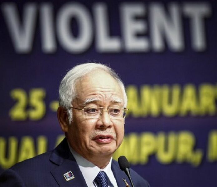Malaysian Prime Minister Najib Razak delivers a speech at a conference in 2016 in Kuala Lumpur, Malaysia. Photo: Joshua Paul / Associated Press