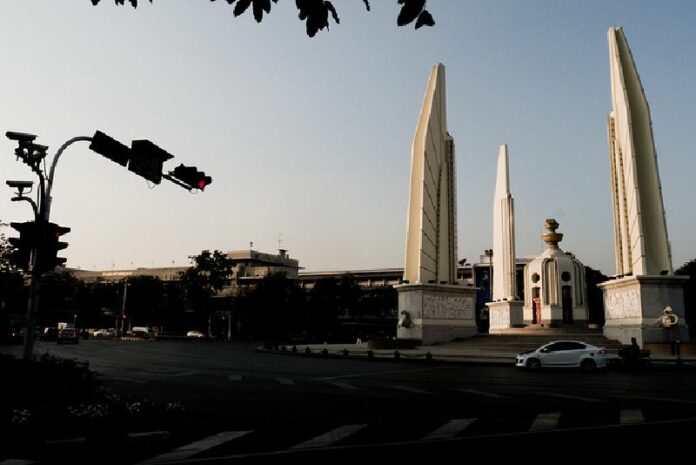 Thailand's Democracy Monument seen in 2013 in Bangkok. Photo: Nabuhunso / Flickr
