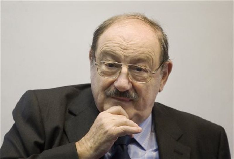 Italian writer Umberto Eco gestures as he speaks during a press conference in 2011 at a book fair in Jerusalem. Photo: Sebastian Scheiner / Associated Press<br />