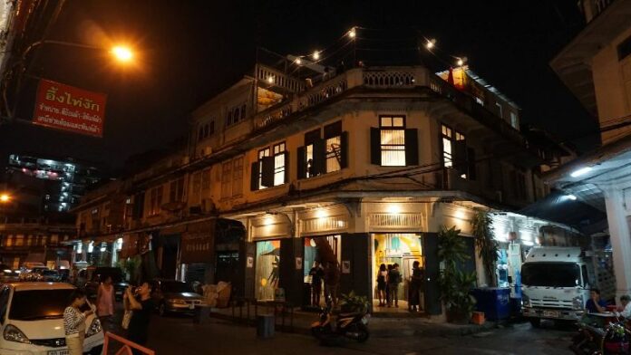Photo of Cho Why gallery taken from Cho Why's official Facebook page.