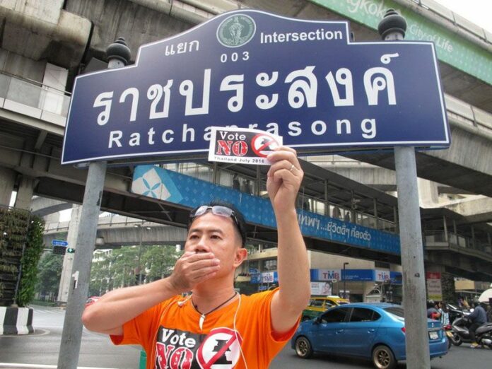 Anurak Jeantawanich protests on a recent Sunday at Ratchaprasong intersection in Bangkok. Photo: Anurak Jeantawanich / Facebook