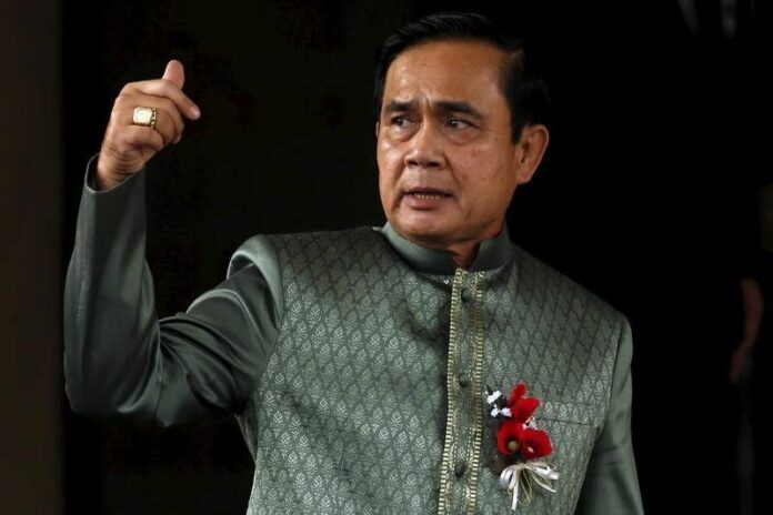 Prime minister Prayuth Chan-ocha arrives at a weekly cabinet meeting at Government House in Bangok, Feb. 2, 2016. Photo: Chaiwat Subprasom / Reuters