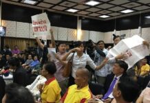 Student Protesters Crash Speech of Head Charter Drafter